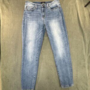 Judy Blue Slim fit skinny jean size 11/30 light wash